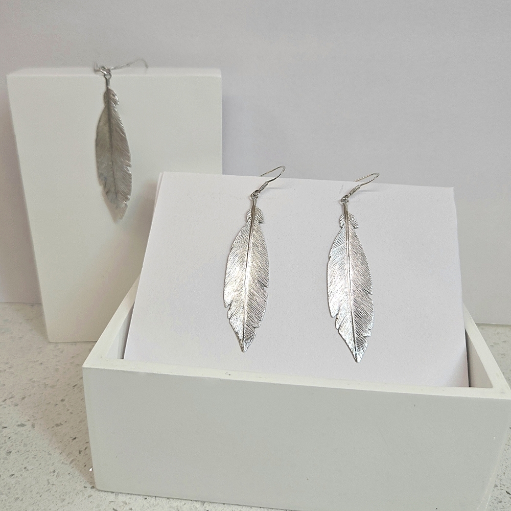 Sterling Silver Feather Textured Dangle Earrings and Necklace EUC
